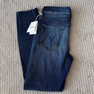 Mother Jeans HW Looker Ankle Fray